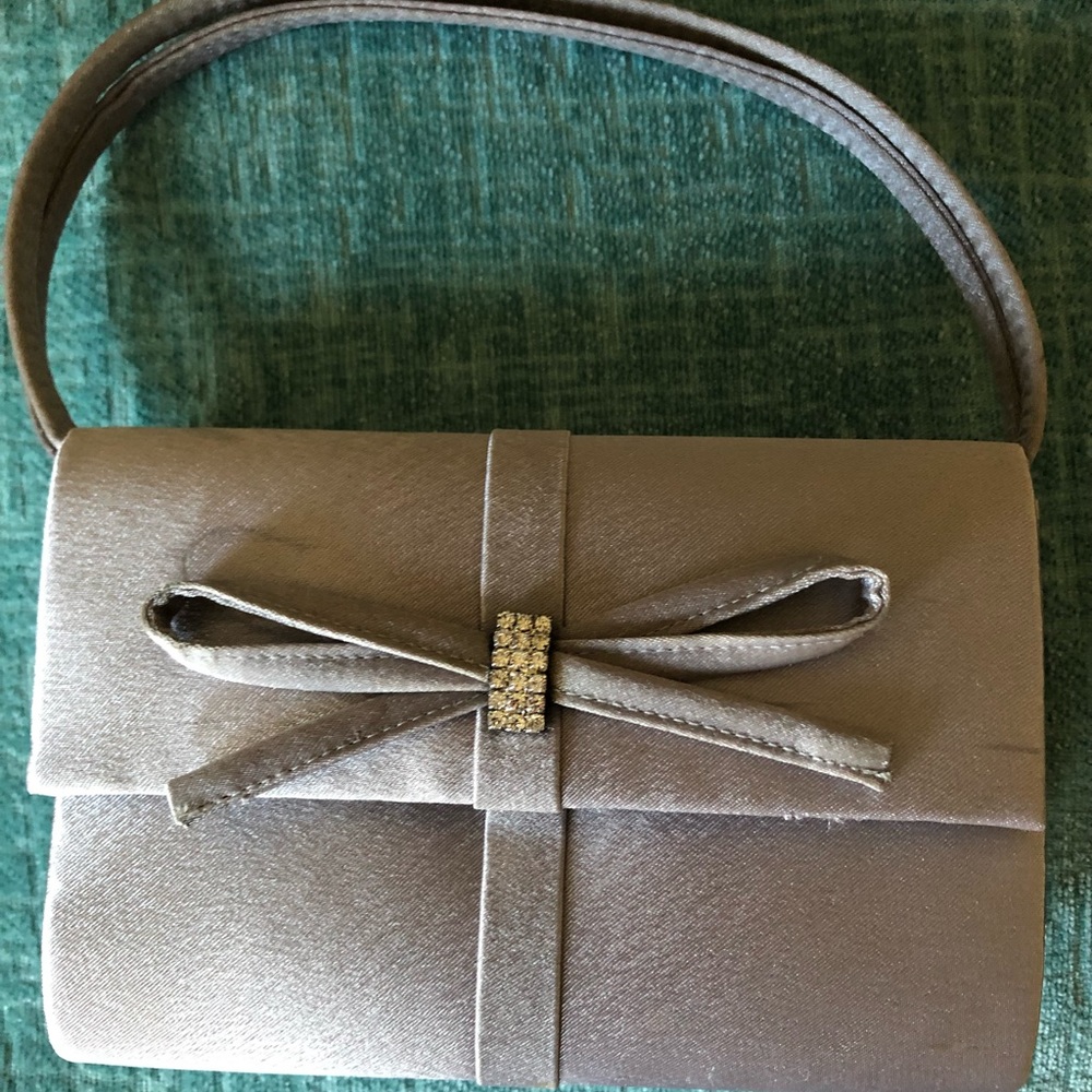 Dressy side or wristlet purses